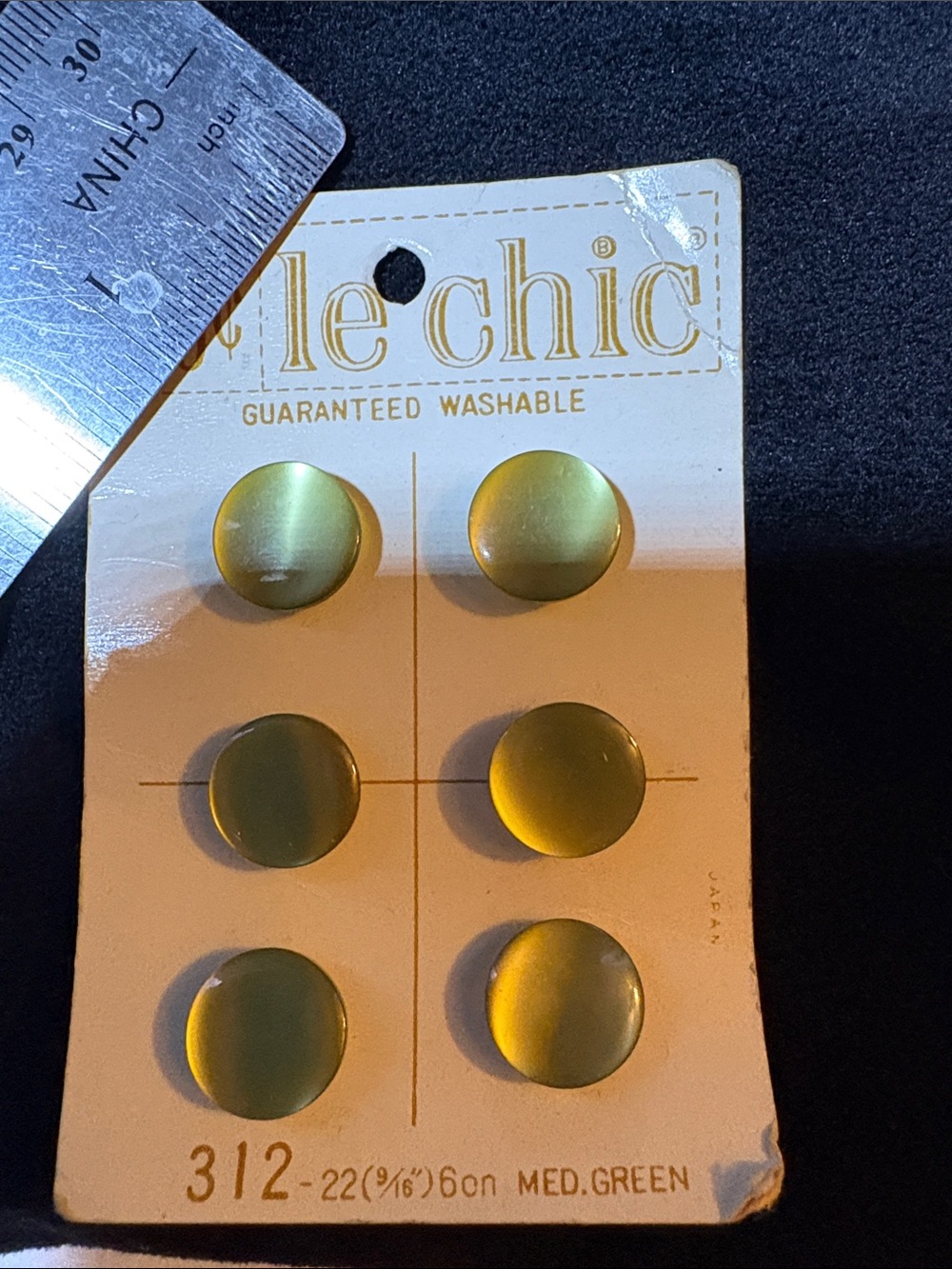 Le chic vintage olive green buttons - 6pc card